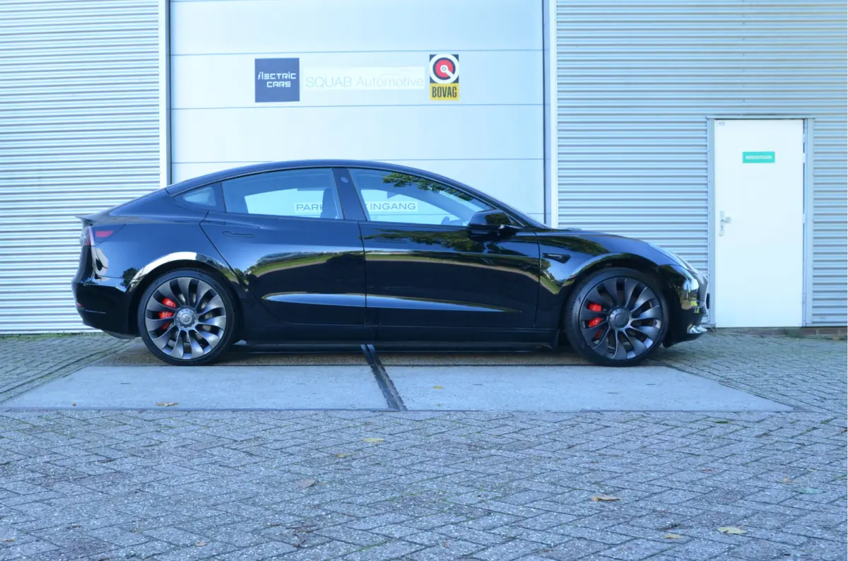 Performance AWD 75 kWh AutoPilot3.0 Ryzen