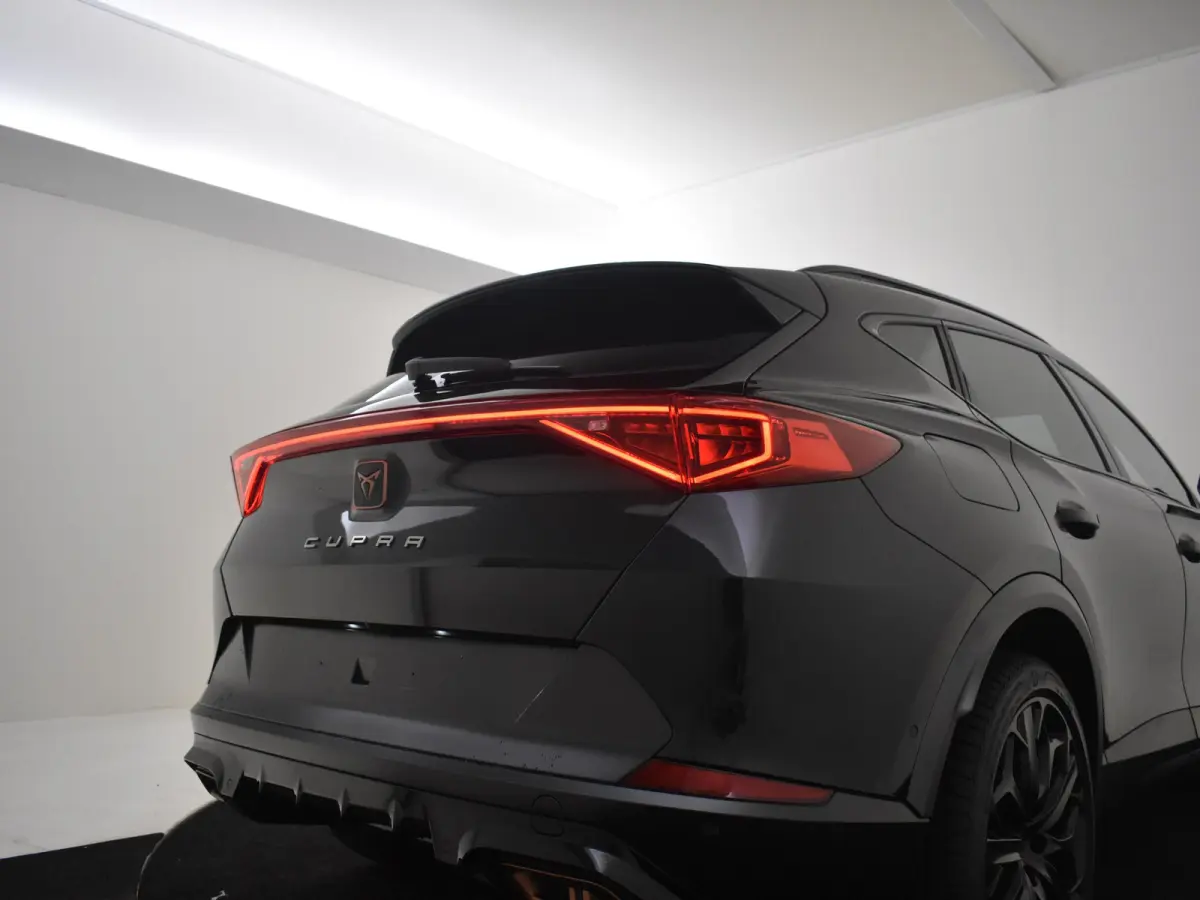 1.4 e-Hybrid VZ Tribe Edition l PanoDak l BEATS Audio l Elektr. Stoel inc Memory l Area View l 19" Exclusive l Side Assist l