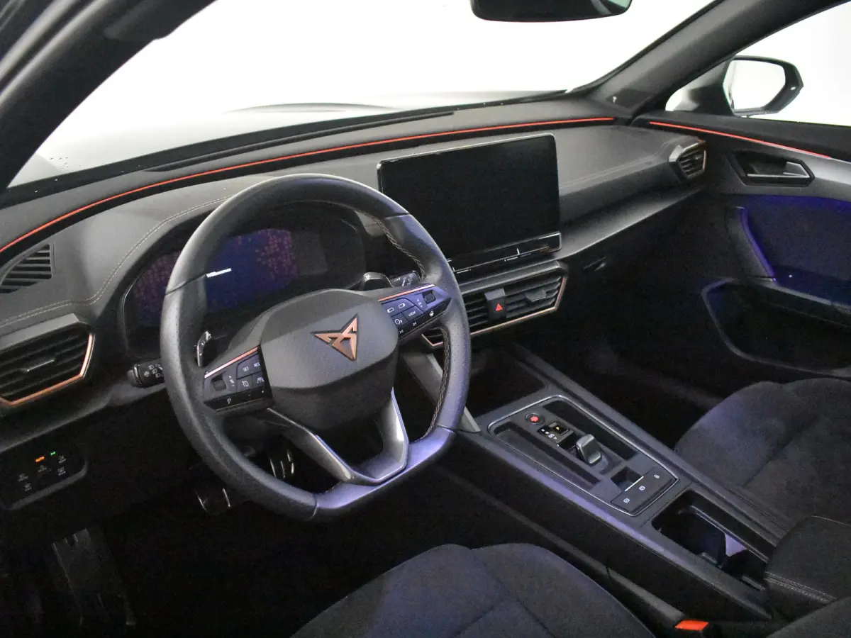 1.4 e-Hybrid VZ Tribe Edition l PanoDak l BEATS Audio l Elektr. Stoel inc Memory l Area View l 19" Exclusive l Side Assist l