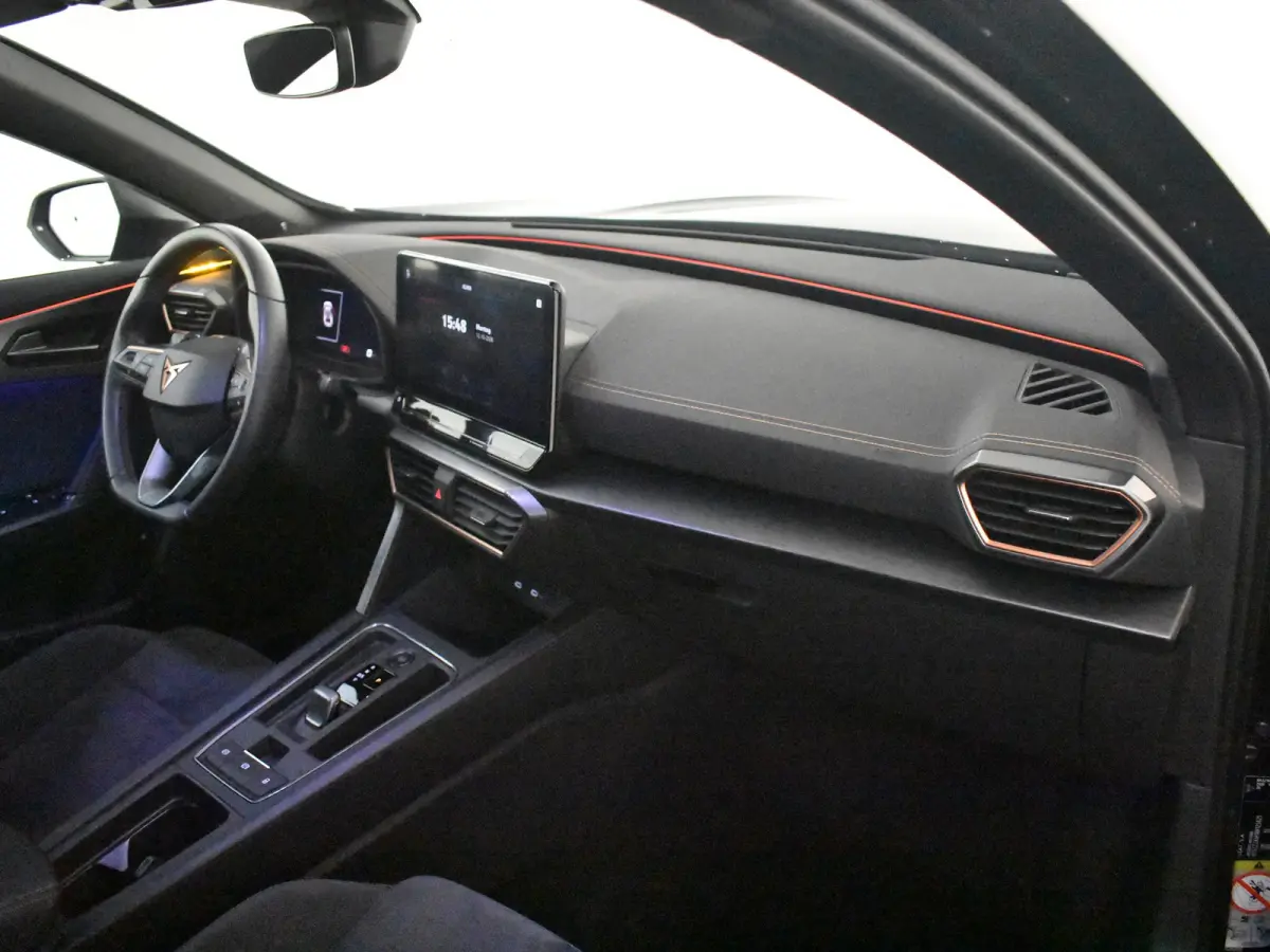 1.4 e-Hybrid VZ Tribe Edition l PanoDak l BEATS Audio l Elektr. Stoel inc Memory l Area View l 19" Exclusive l Side Assist l