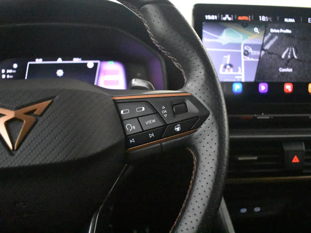 1.4 e-Hybrid VZ Tribe Edition l PanoDak l BEATS Audio l Elektr. Stoel inc Memory l Area View l 19" Exclusive l Side Assist l