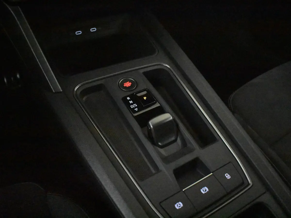 1.4 e-Hybrid VZ Tribe Edition l PanoDak l BEATS Audio l Elektr. Stoel inc Memory l Area View l 19" Exclusive l Side Assist l