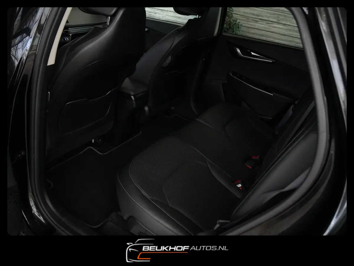 Plus 77.4 kWh Leer Navi Adapt Cruise Carpay Soh100%