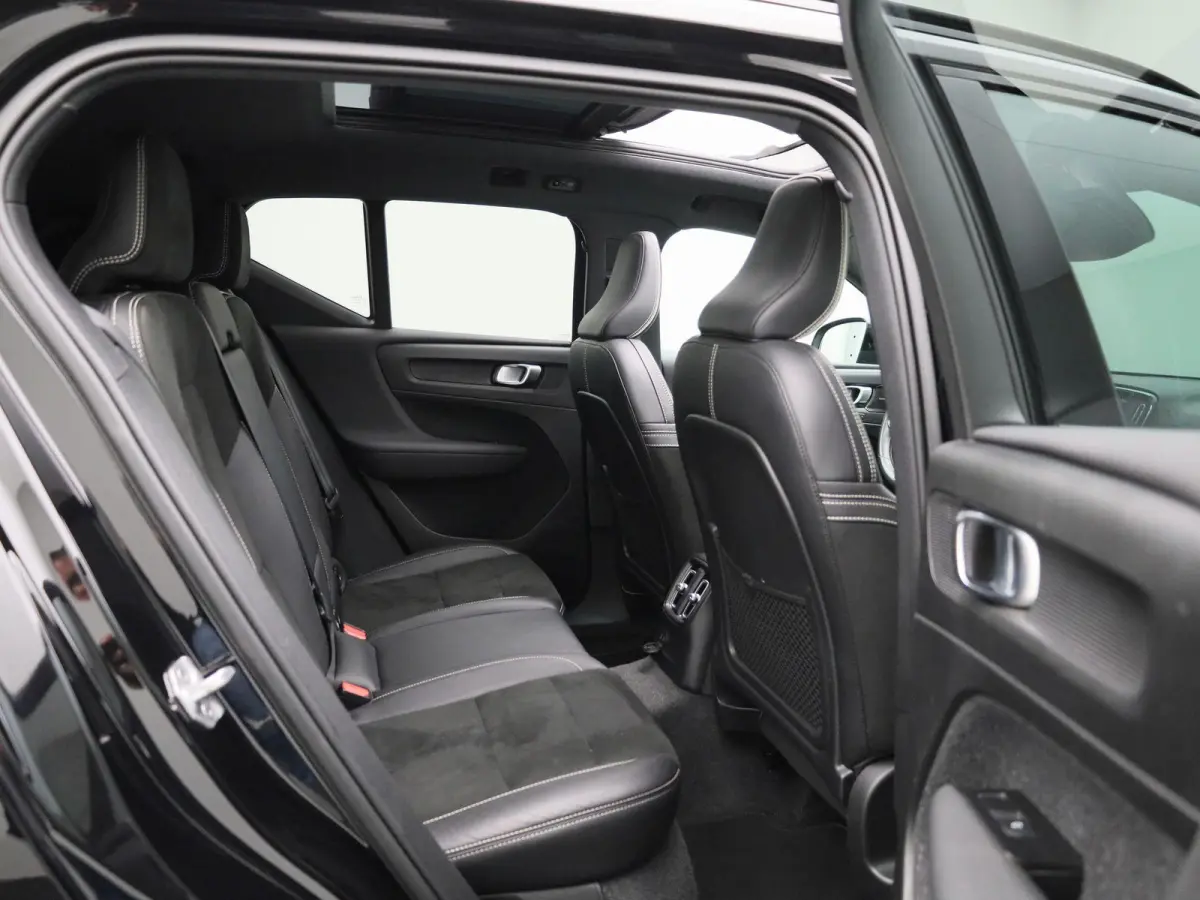 1.5 T4 R-Design | PANORAMADAK | HARMAN KARDON | STOEL-STUURWIELVERWARMING | CAMERA | NAVIGATIE
