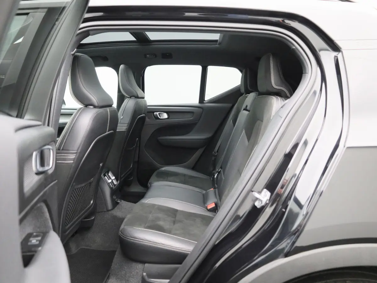 1.5 T4 R-Design | PANORAMADAK | HARMAN KARDON | STOEL-STUURWIELVERWARMING | CAMERA | NAVIGATIE
