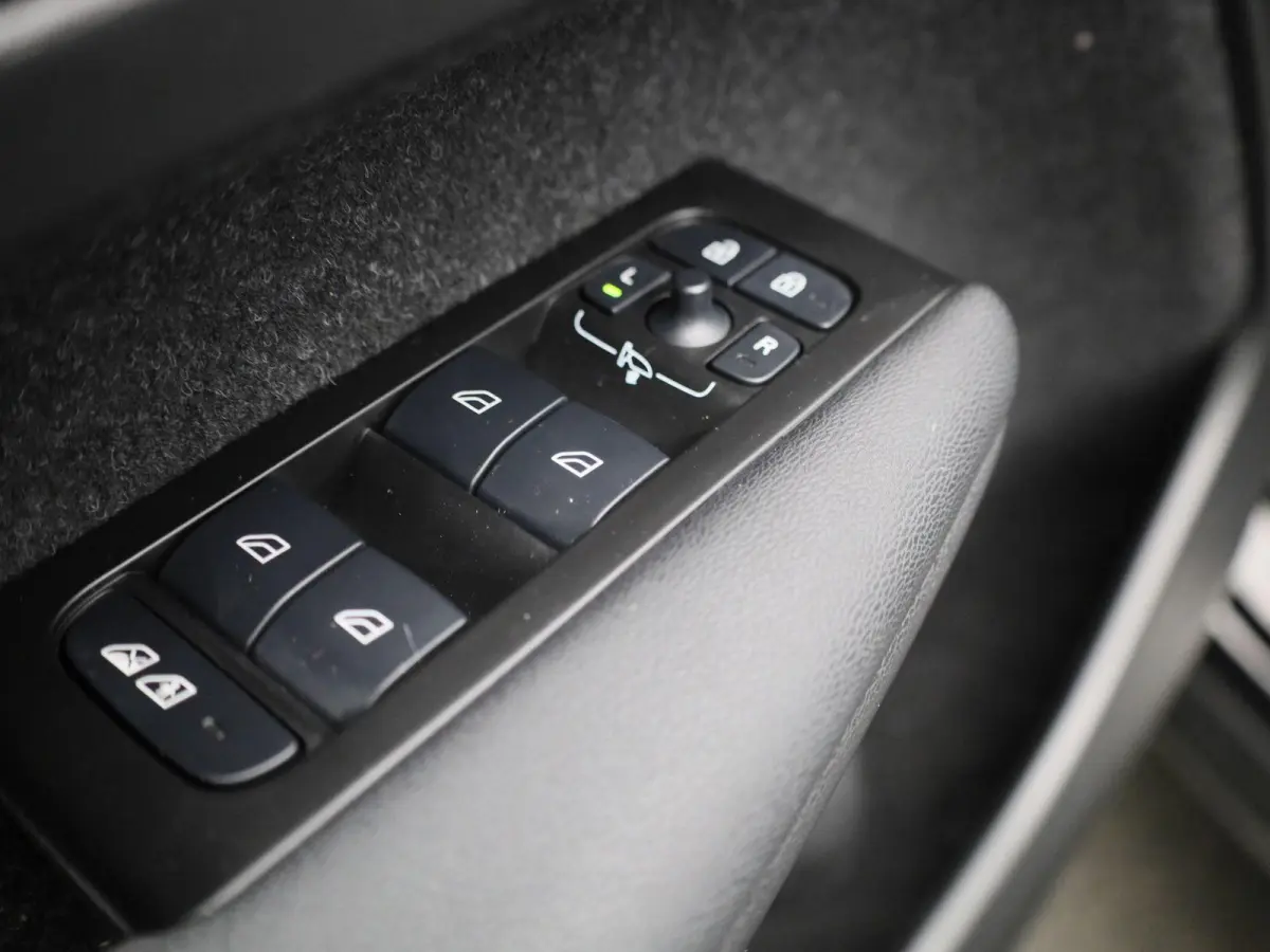 1.5 T4 R-Design | PANORAMADAK | HARMAN KARDON | STOEL-STUURWIELVERWARMING | CAMERA | NAVIGATIE