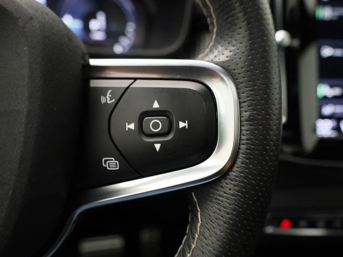 1.5 T4 R-Design | PANORAMADAK | HARMAN KARDON | STOEL-STUURWIELVERWARMING | CAMERA | NAVIGATIE
