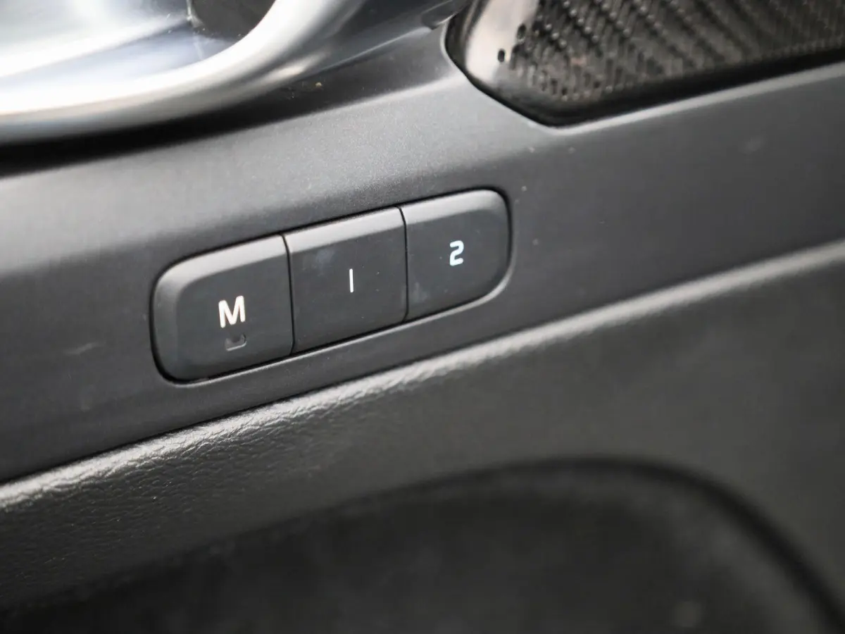 1.5 T4 R-Design | PANORAMADAK | HARMAN KARDON | STOEL-STUURWIELVERWARMING | CAMERA | NAVIGATIE