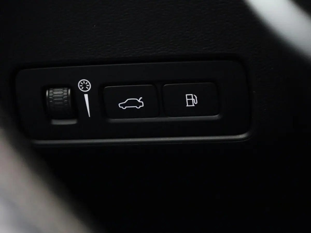 1.5 T4 R-Design | PANORAMADAK | HARMAN KARDON | STOEL-STUURWIELVERWARMING | CAMERA | NAVIGATIE