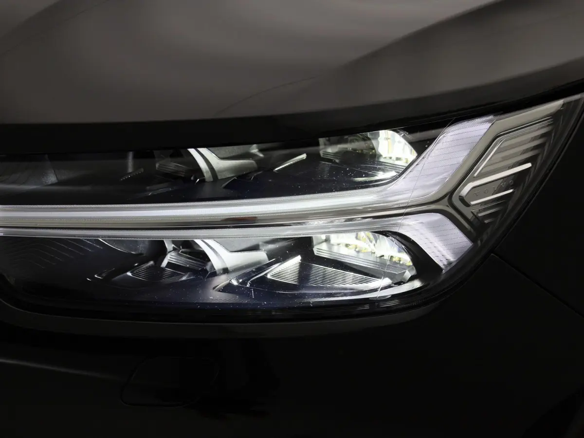 1.5 T4 R-Design | PANORAMADAK | HARMAN KARDON | STOEL-STUURWIELVERWARMING | CAMERA | NAVIGATIE