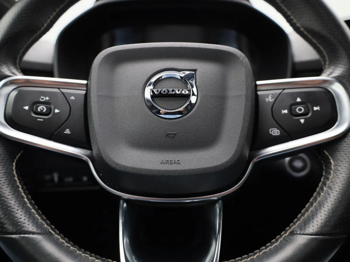 1.5 T4 R-Design | PANORAMADAK | HARMAN KARDON | STOEL-STUURWIELVERWARMING | CAMERA | NAVIGATIE
