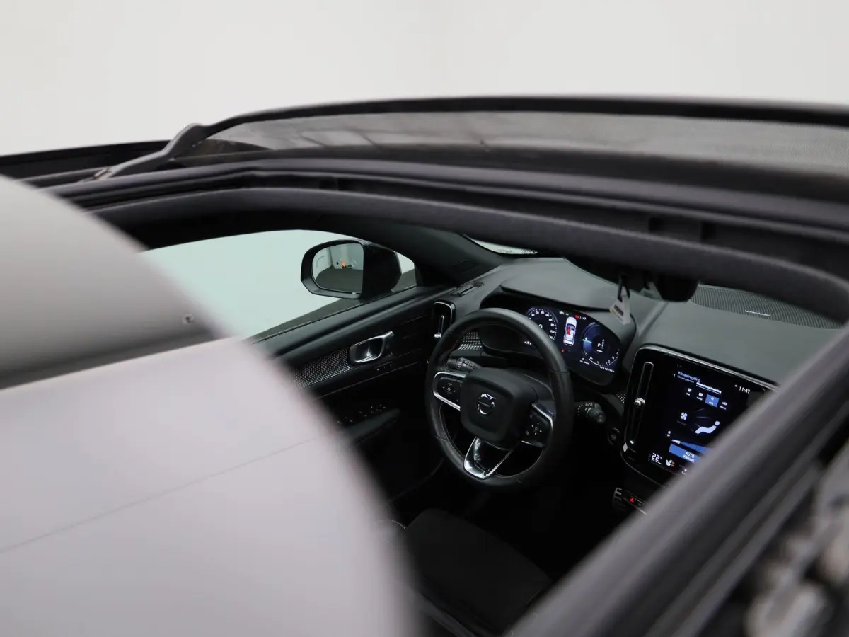 1.5 T4 R-Design | PANORAMADAK | HARMAN KARDON | STOEL-STUURWIELVERWARMING | CAMERA | NAVIGATIE
