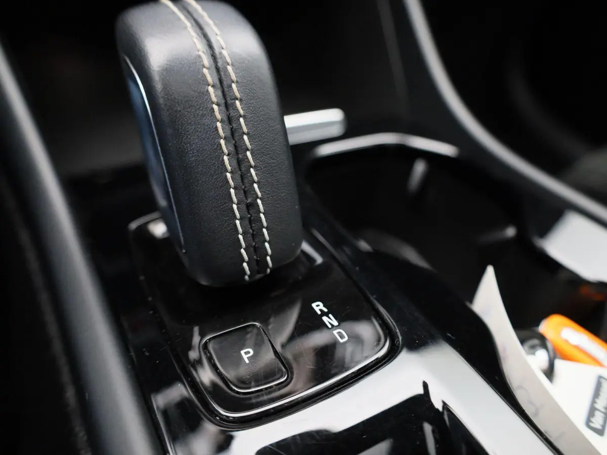 1.5 T4 R-Design | PANORAMADAK | HARMAN KARDON | STOEL-STUURWIELVERWARMING | CAMERA | NAVIGATIE