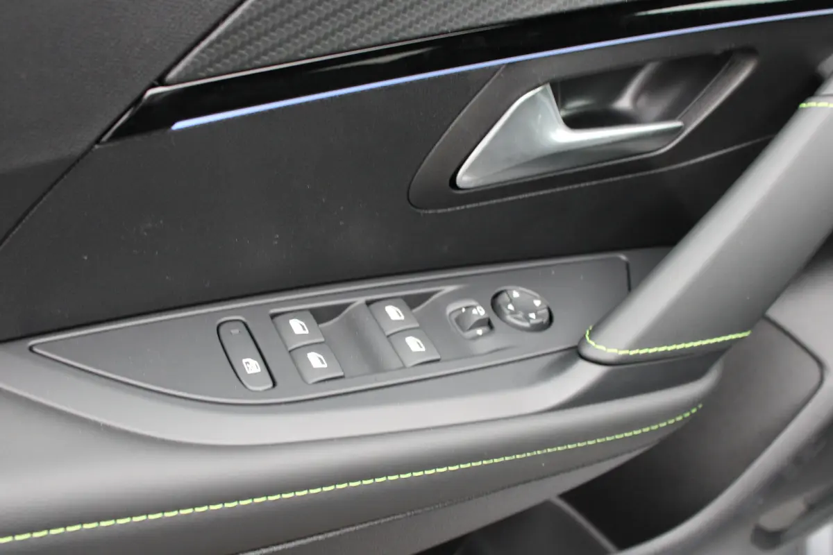 1.2 Hybrid GT | Automaat | NL auto | 360 camera | Keyless | Navigatie  | Apple carplay & Android auto |