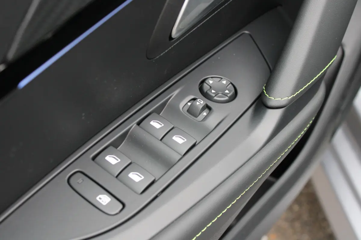 1.2 Hybrid GT | Automaat | NL auto | 360 camera | Keyless | Navigatie  | Apple carplay & Android auto |
