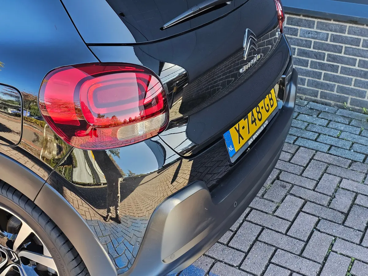 1.2 PureTech Feel Edition Automaat Android Auto/Apple Carplay | Navigatie | Camera | Comfort Stoelen | Climate Control | Two Tone