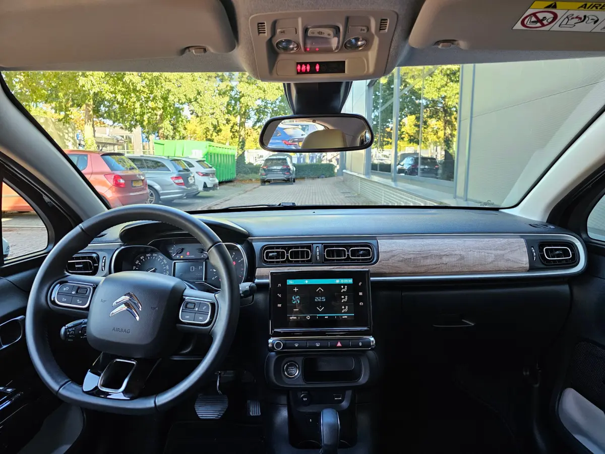 1.2 PureTech Feel Edition Automaat Android Auto/Apple Carplay | Navigatie | Camera | Comfort Stoelen | Climate Control | Two Tone