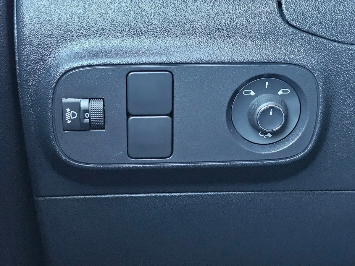 1.2 PureTech Feel Edition Automaat Android Auto/Apple Carplay | Navigatie | Camera | Comfort Stoelen | Climate Control | Two Tone