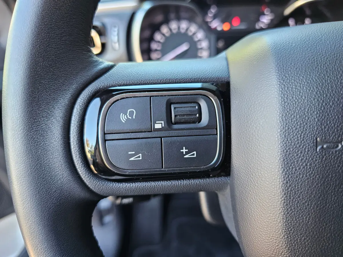 1.2 PureTech Feel Edition Automaat Android Auto/Apple Carplay | Navigatie | Camera | Comfort Stoelen | Climate Control | Two Tone