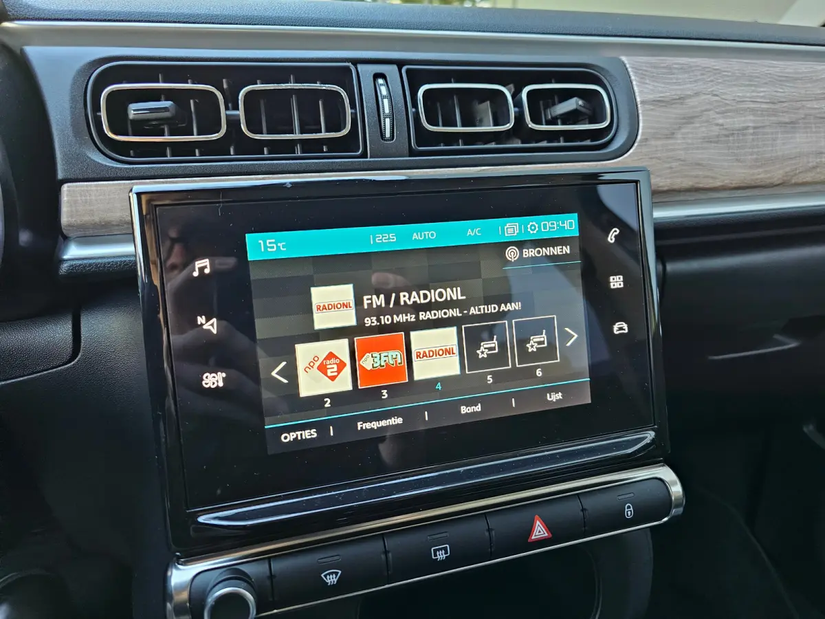 1.2 PureTech Feel Edition Automaat Android Auto/Apple Carplay | Navigatie | Camera | Comfort Stoelen | Climate Control | Two Tone
