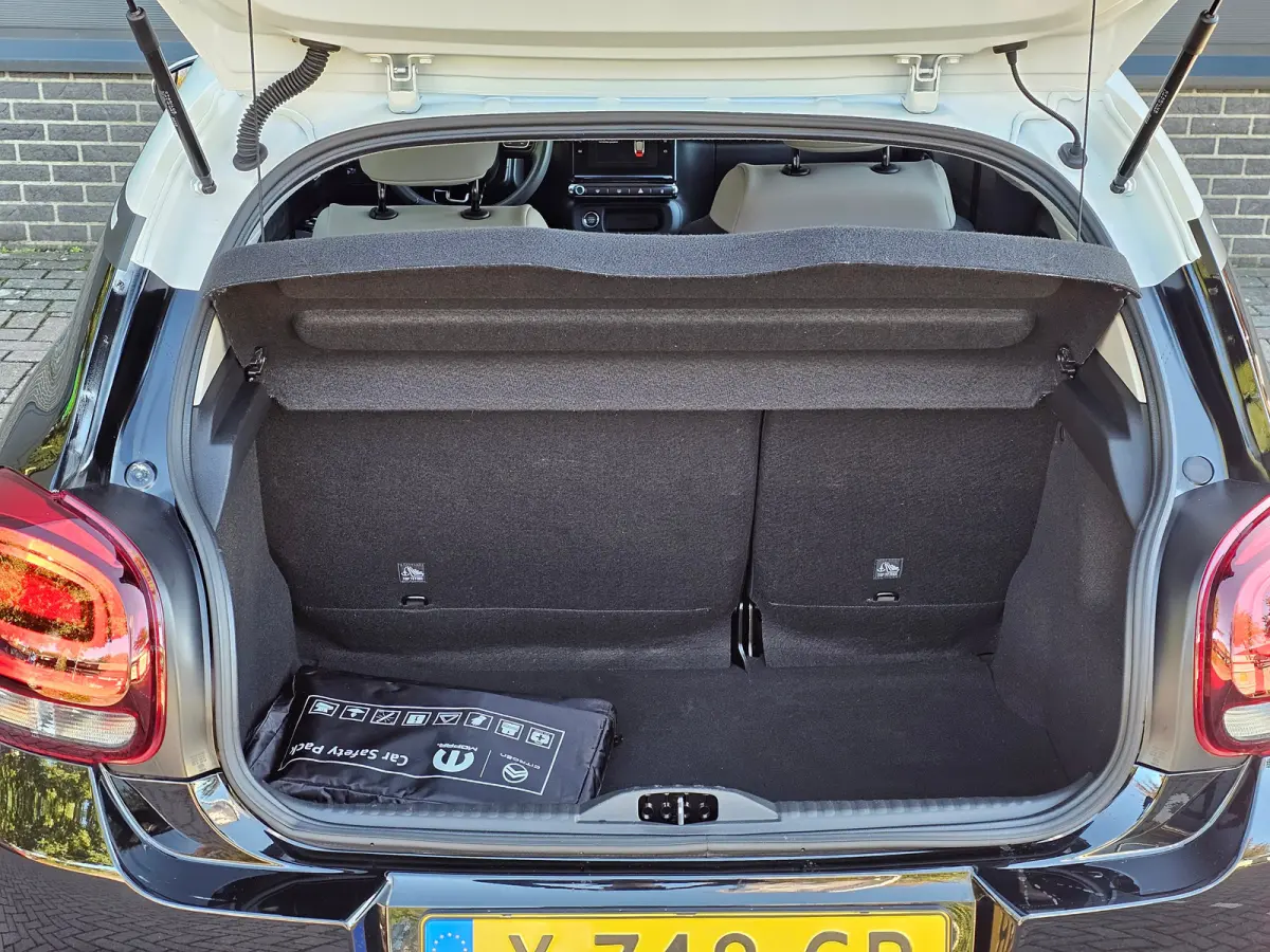 1.2 PureTech Feel Edition Automaat Android Auto/Apple Carplay | Navigatie | Camera | Comfort Stoelen | Climate Control | Two Tone