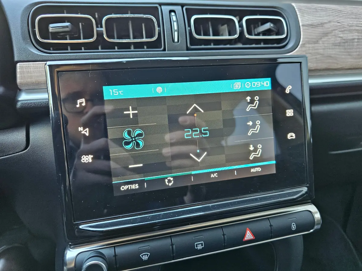 1.2 PureTech Feel Edition Automaat Android Auto/Apple Carplay | Navigatie | Camera | Comfort Stoelen | Climate Control | Two Tone