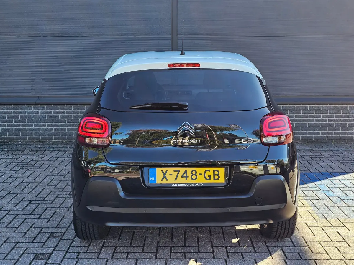 1.2 PureTech Feel Edition Automaat Android Auto/Apple Carplay | Navigatie | Camera | Comfort Stoelen | Climate Control | Two Tone