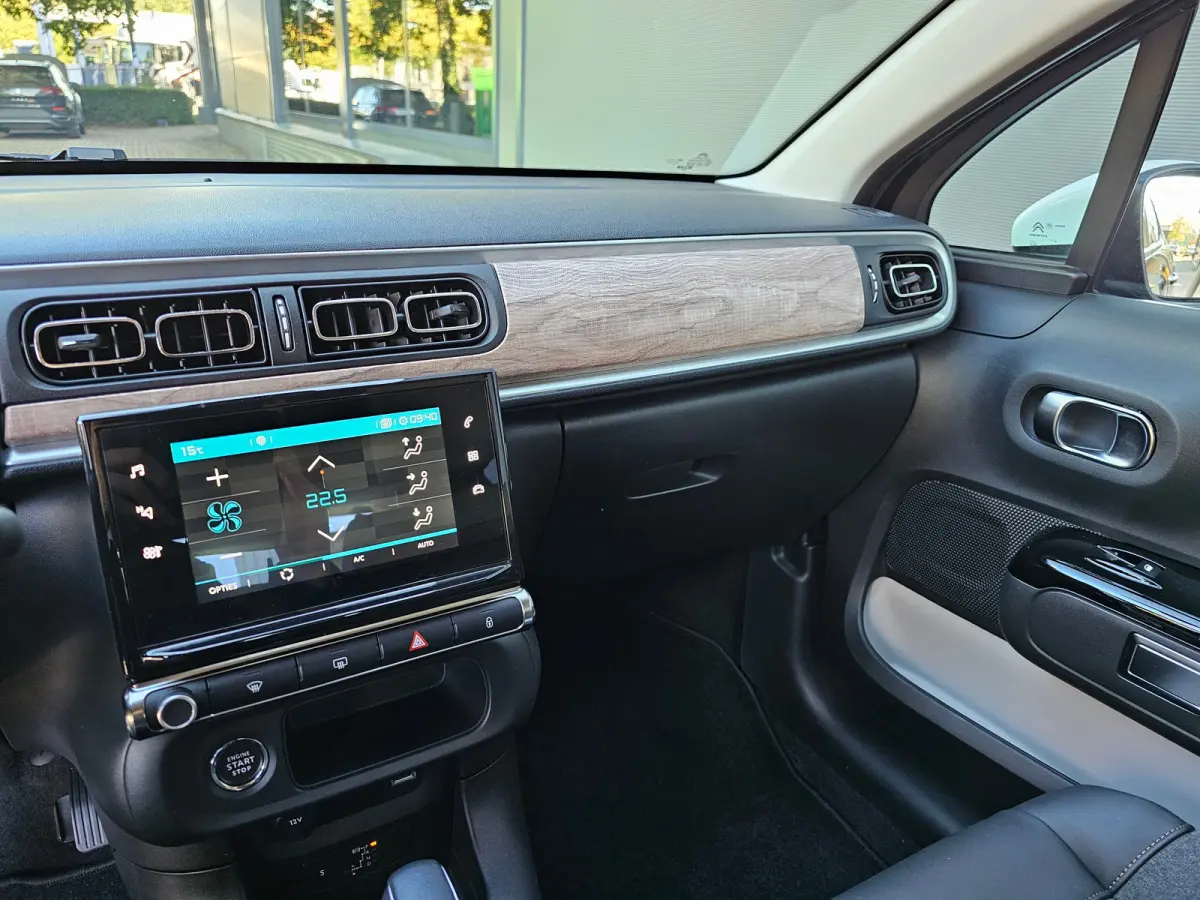 1.2 PureTech Feel Edition Automaat Android Auto/Apple Carplay | Navigatie | Camera | Comfort Stoelen | Climate Control | Two Tone