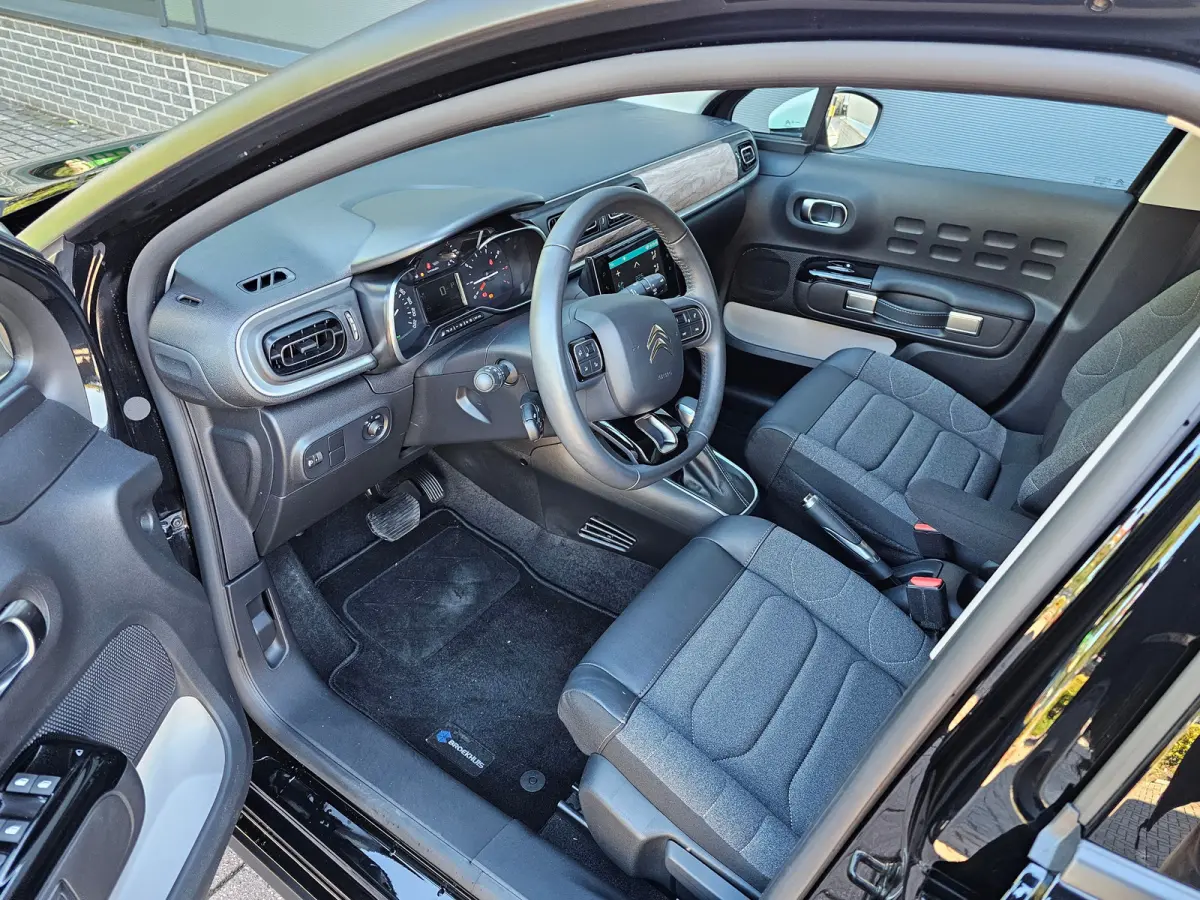 1.2 PureTech Feel Edition Automaat Android Auto/Apple Carplay | Navigatie | Camera | Comfort Stoelen | Climate Control | Two Tone