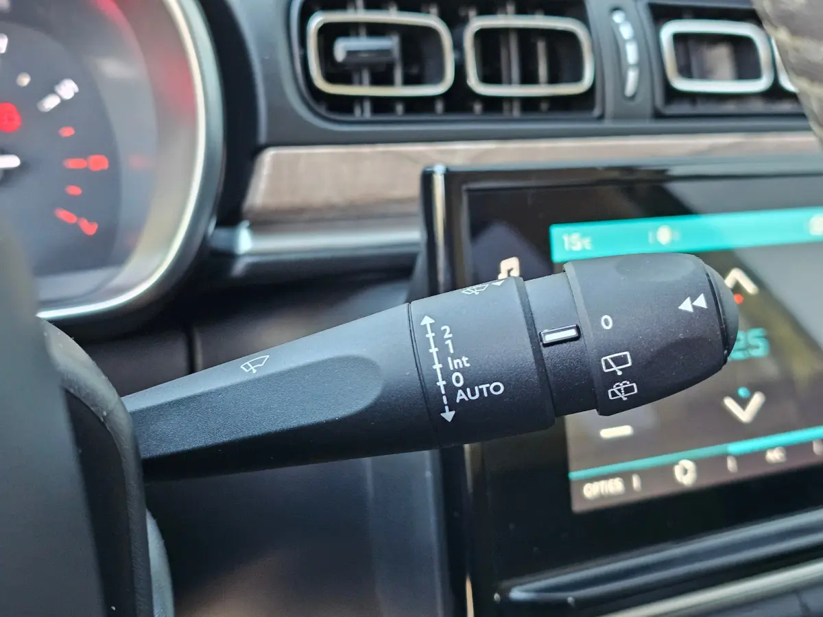 1.2 PureTech Feel Edition Automaat Android Auto/Apple Carplay | Navigatie | Camera | Comfort Stoelen | Climate Control | Two Tone
