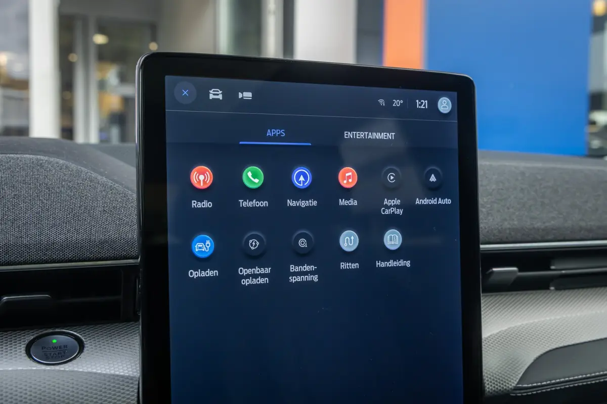 RWD 75 kWh | Panoramadak | LEDER | Apple Carplay | L.M. Velgen | Trekhaak | Achteruitrijcamera | Airco (automatisch) | Apple Carplay/Android Auto|telefoonintegratie premium