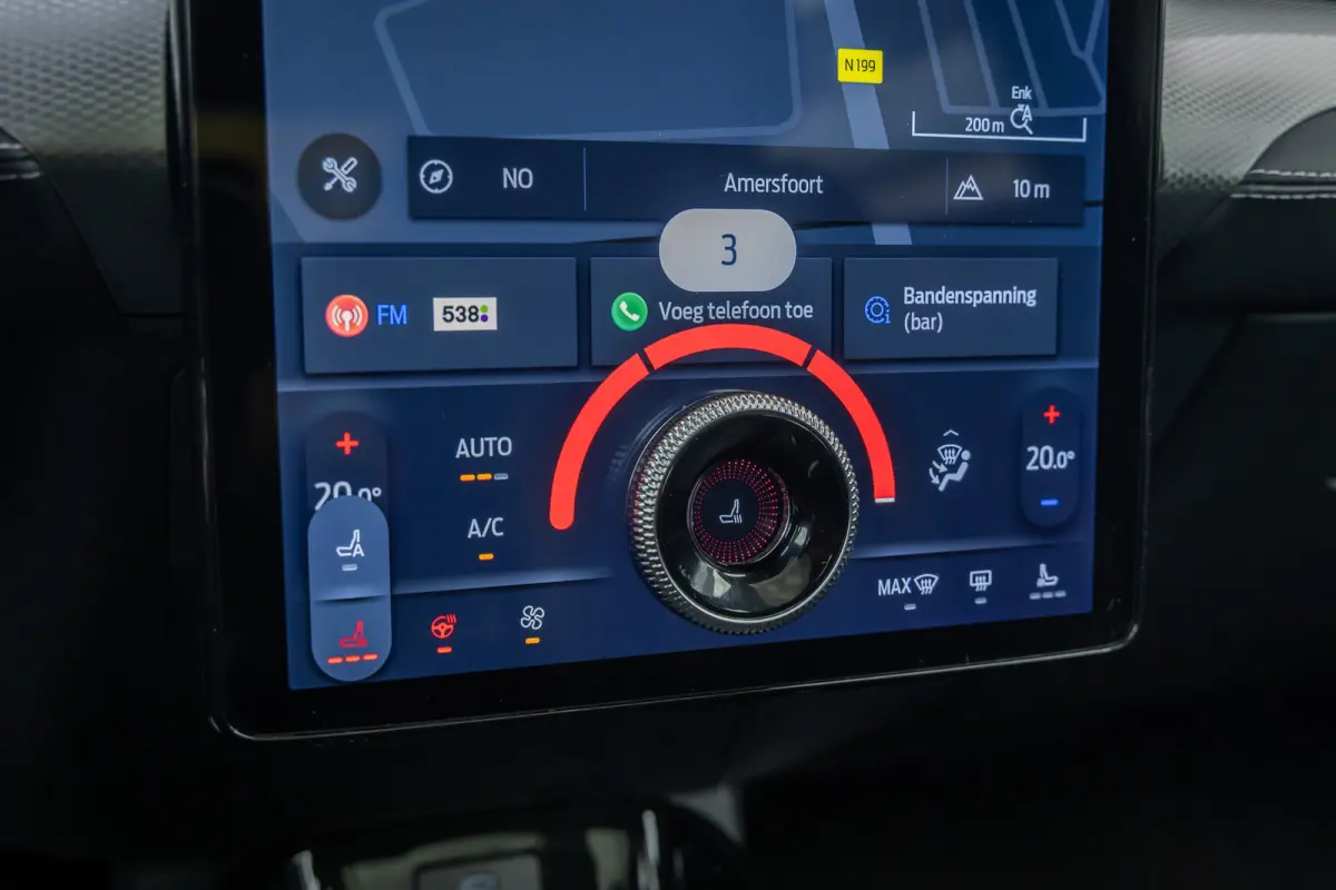 RWD 75 kWh | Panoramadak | LEDER | Apple Carplay | L.M. Velgen | Trekhaak | Achteruitrijcamera | Airco (automatisch) | Apple Carplay/Android Auto|telefoonintegratie premium