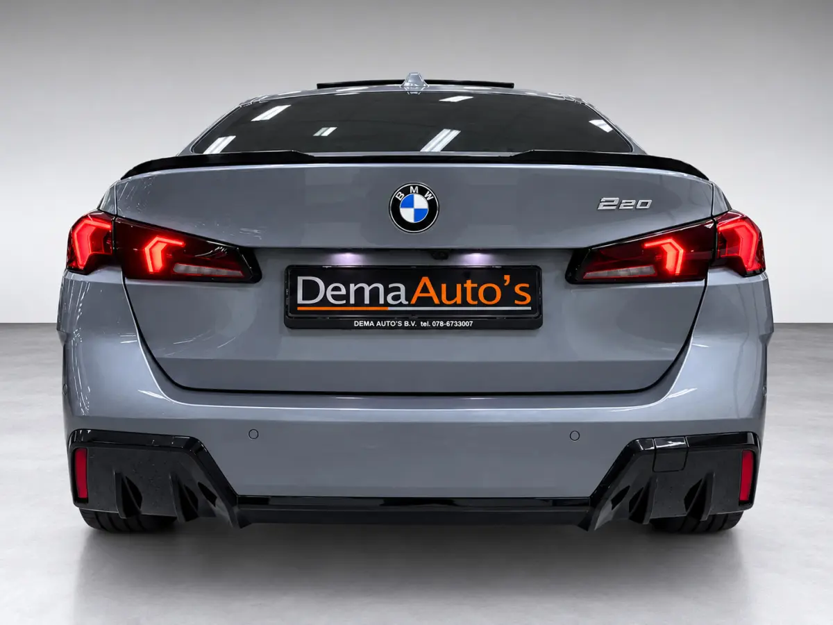 220 M Sport Design Edition NW-PRIJS 68.DEURO FULL-OPTION!!