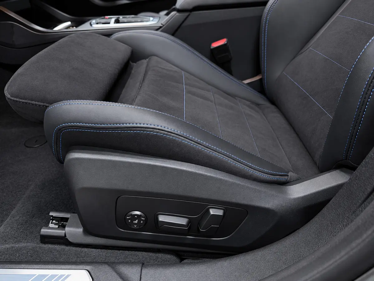 220 M Sport Design Edition NW-PRIJS 68.DEURO FULL-OPTION!!