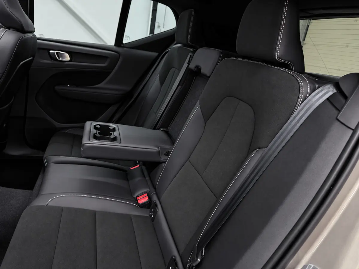 220 M Sport Design Edition NW-PRIJS 68.DEURO FULL-OPTION!!