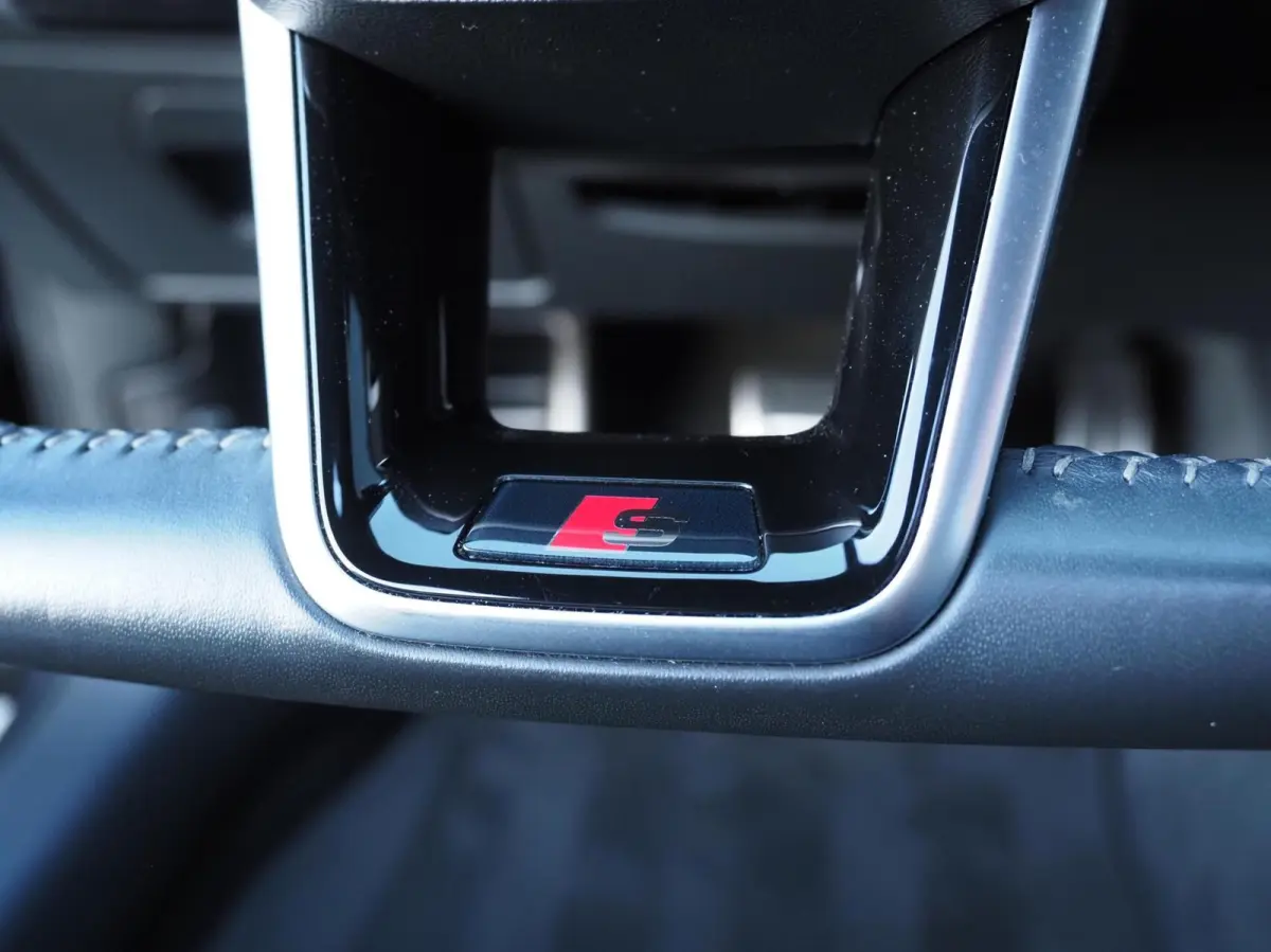 55 TFSI e S-Line Quattro Competition | Pano | B&O | Head-Up | Memory | Digital Dash | Matrix Led | Adaptive Cruise | Trekhaak | Leder - Alcantara | Camera | Carplay | Keyless | Stoelverwarmi