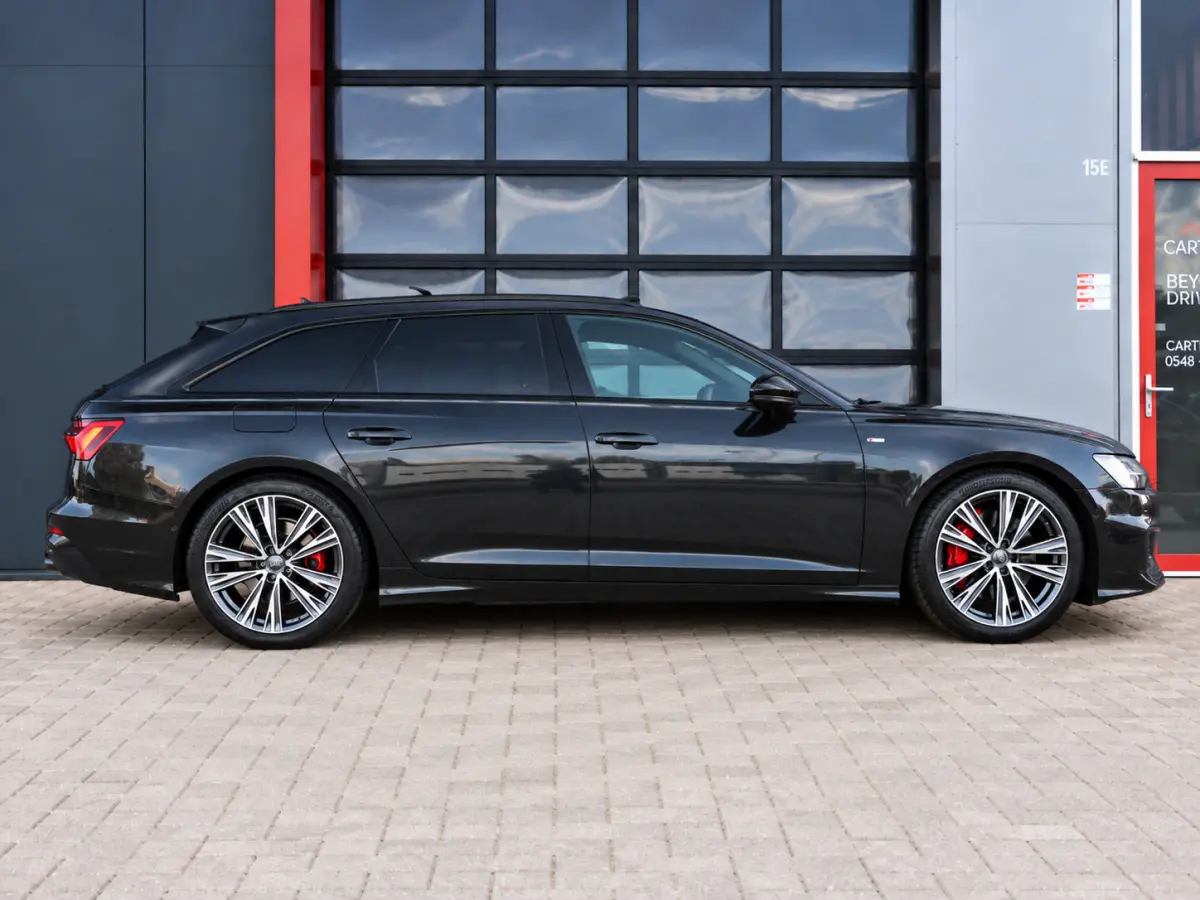 55 TFSI e S-Line Quattro Competition | Pano | B&O | Head-Up | Memory | Digital Dash | Matrix Led | Adaptive Cruise | Trekhaak | Leder - Alcantara | Camera | Carplay | Keyless | Stoelverwarmi