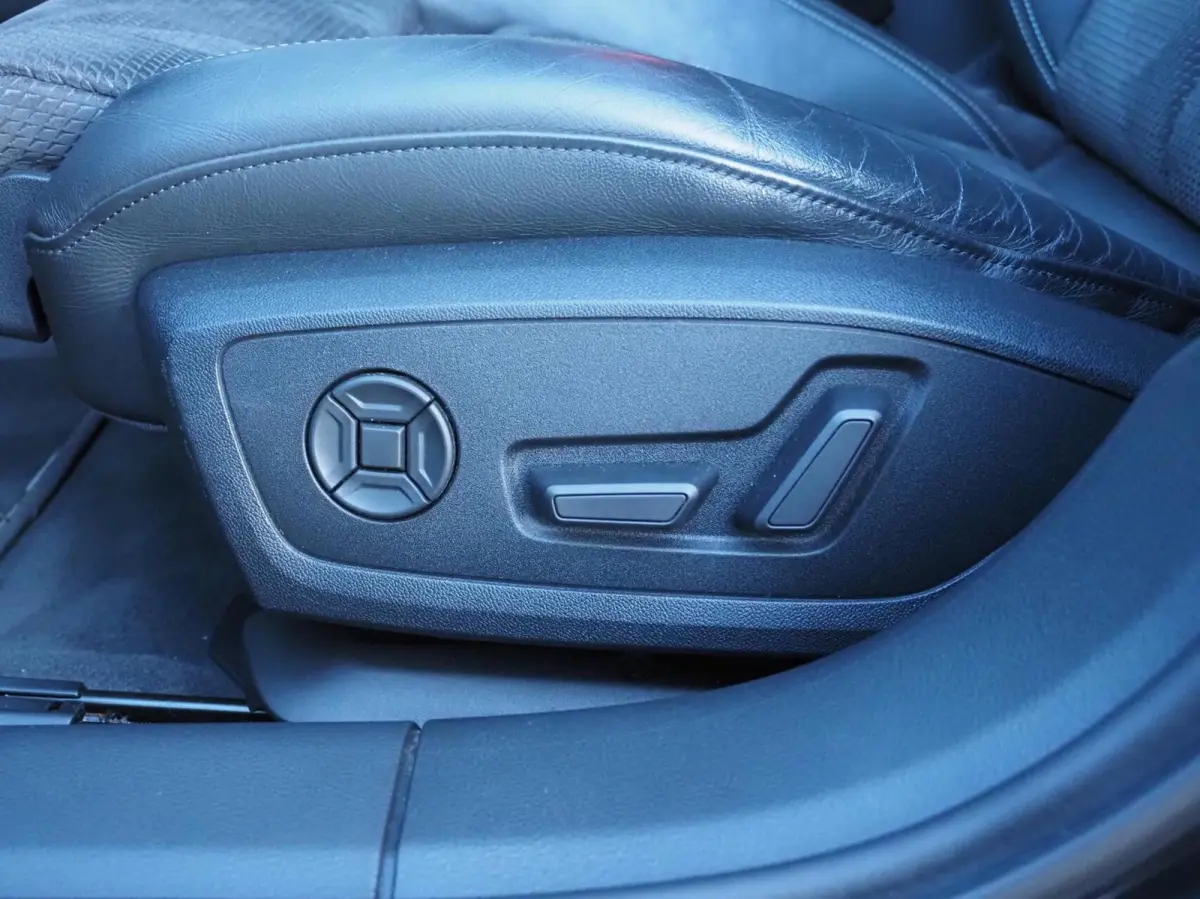 55 TFSI e S-Line Quattro Competition | Pano | B&O | Head-Up | Memory | Digital Dash | Matrix Led | Adaptive Cruise | Trekhaak | Leder - Alcantara | Camera | Carplay | Keyless | Stoelverwarmi