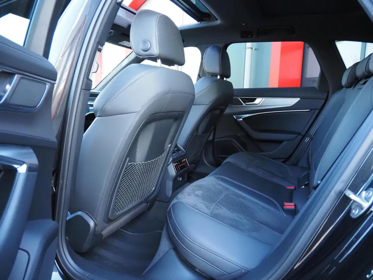 55 TFSI e S-Line Quattro Competition | Pano | B&O | Head-Up | Memory | Digital Dash | Matrix Led | Adaptive Cruise | Trekhaak | Leder - Alcantara | Camera | Carplay | Keyless | Stoelverwarmi