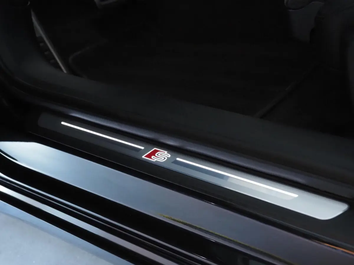 55 TFSI e S-Line Quattro Competition | Pano | B&O | Head-Up | Memory | Digital Dash | Matrix Led | Adaptive Cruise | Trekhaak | Leder - Alcantara | Camera | Carplay | Keyless | Stoelverwarmi