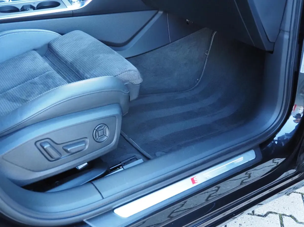 55 TFSI e S-Line Quattro Competition | Pano | B&O | Head-Up | Memory | Digital Dash | Matrix Led | Adaptive Cruise | Trekhaak | Leder - Alcantara | Camera | Carplay | Keyless | Stoelverwarmi