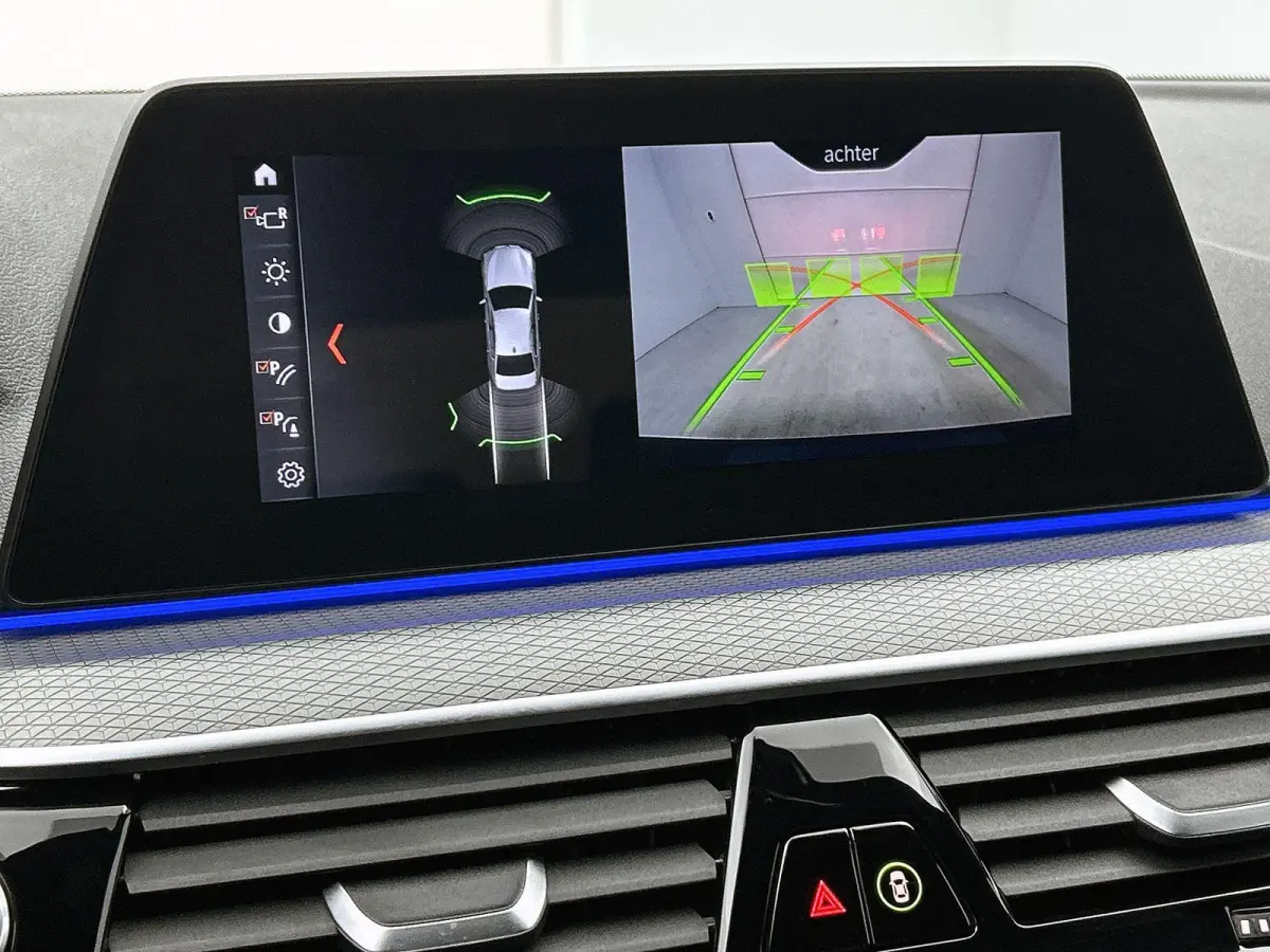 530e iPerformance High Executive | ACHTERUITRIJCAMERA | APPLE CARPLAY - ANDROID AUTO | STOELVERWARMING | NAVIGATIE | ELEKTRISCHE KOFFERKLEP | ELEKTRISCHE STOELEN | SFEERVERLICHTING |