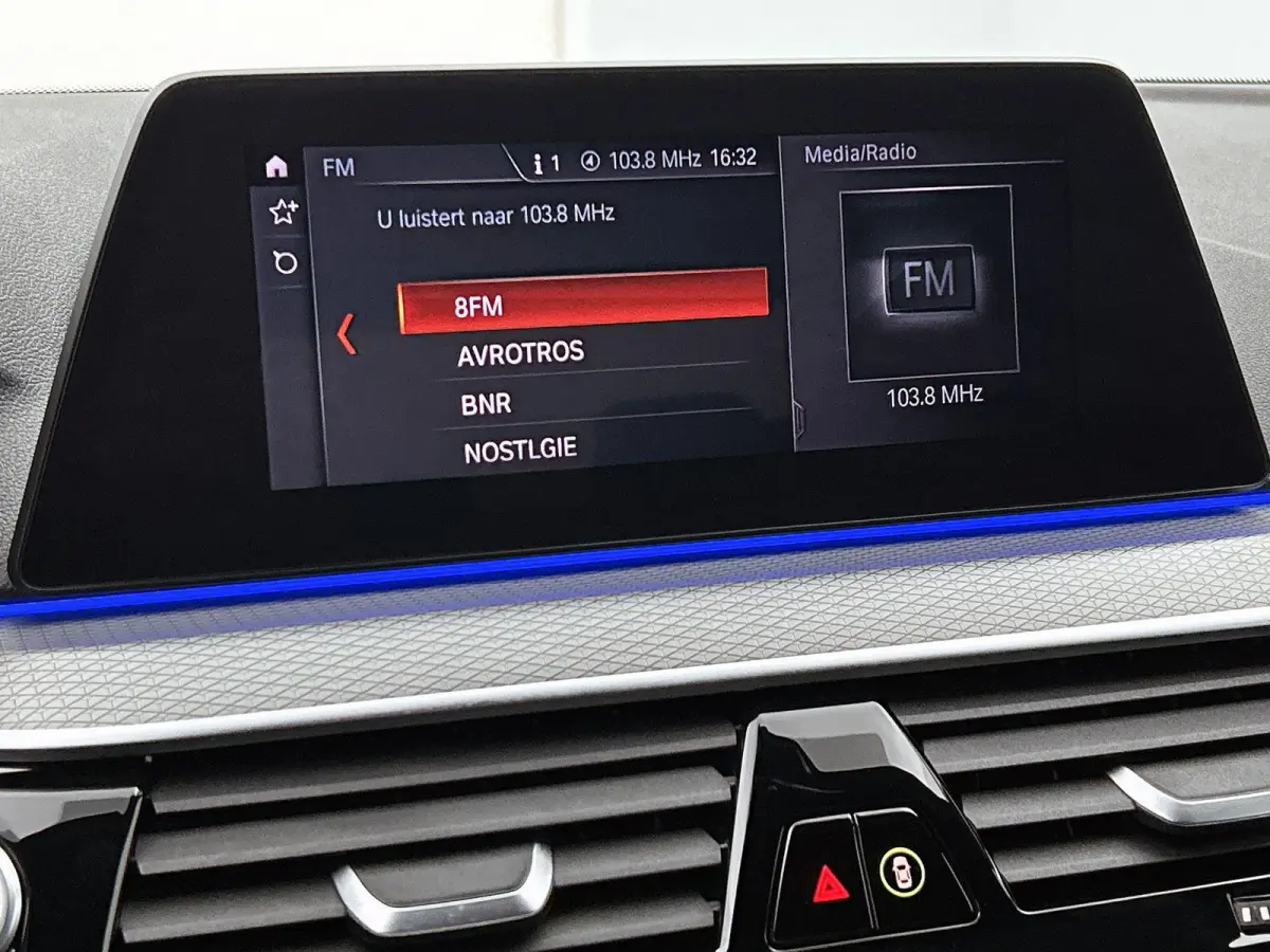 530e iPerformance High Executive | ACHTERUITRIJCAMERA | APPLE CARPLAY - ANDROID AUTO | STOELVERWARMING | NAVIGATIE | ELEKTRISCHE KOFFERKLEP | ELEKTRISCHE STOELEN | SFEERVERLICHTING |
