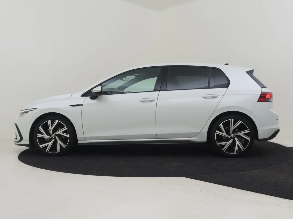 1.5 TSI R-Line l Stoel & Stuurverwarming l R-Line In en Exterieur l Adaptieve Cruise Control l Camera l Full Map Navigatie l Apple Car Play