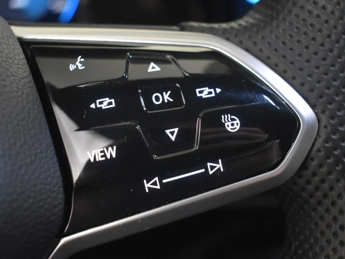 1.5 TSI R-Line l Stoel & Stuurverwarming l R-Line In en Exterieur l Adaptieve Cruise Control l Camera l Full Map Navigatie l Apple Car Play