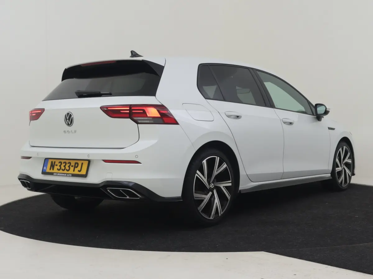 1.5 TSI R-Line l Stoel & Stuurverwarming l R-Line In en Exterieur l Adaptieve Cruise Control l Camera l Full Map Navigatie l Apple Car Play