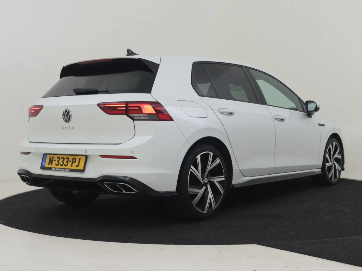 1.5 TSI R-Line l Stoel & Stuurverwarming l R-Line In en Exterieur l Adaptieve Cruise Control l Camera l Full Map Navigatie l Apple Car Play
