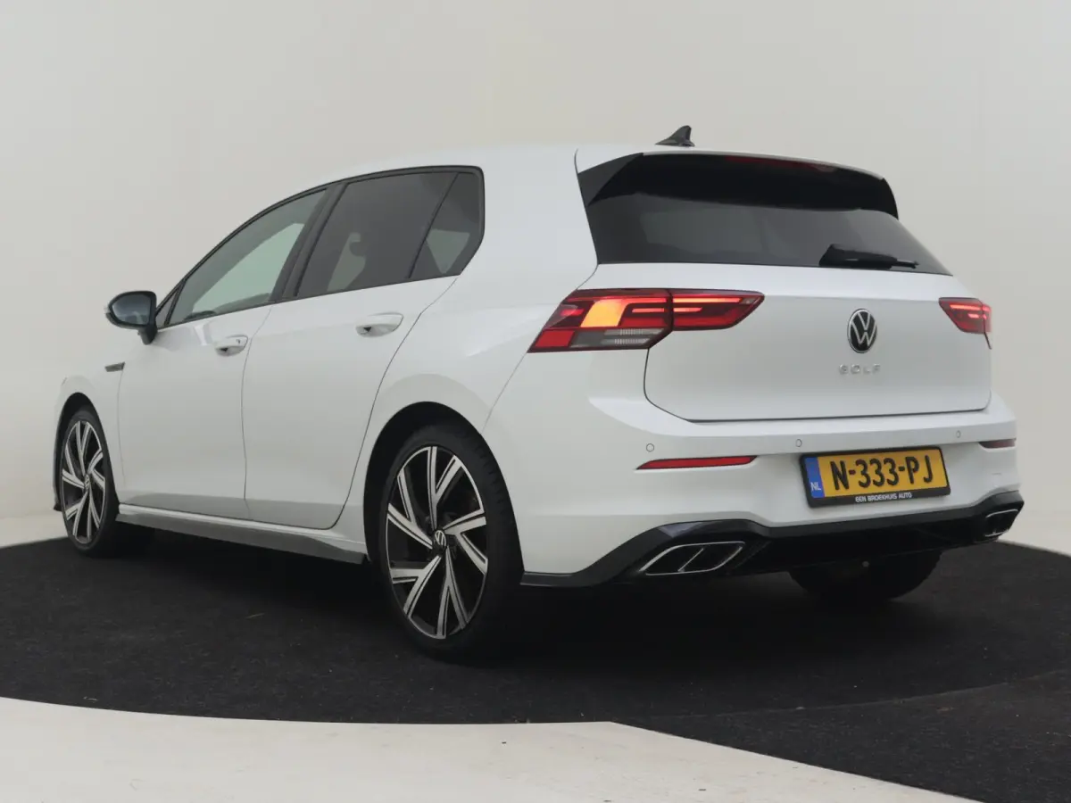 1.5 TSI R-Line l Stoel & Stuurverwarming l R-Line In en Exterieur l Adaptieve Cruise Control l Camera l Full Map Navigatie l Apple Car Play