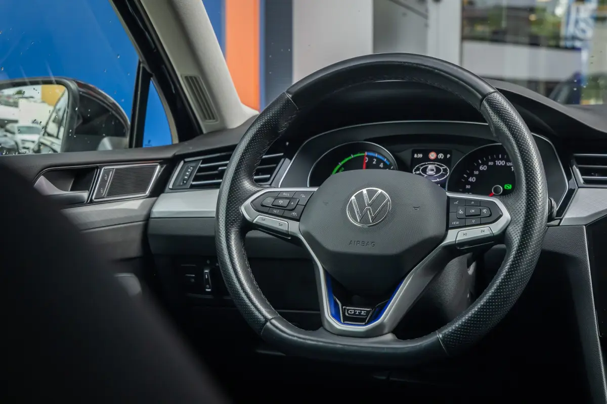 1.4 TSI PHEV GTE Business | ACC | Stoelverwarming | Camera | LED Matrix | 17'' | | Achteruitrijcamera | Cruise control adaptief | Elektrisch bedienbare achterklep met sensorsturing