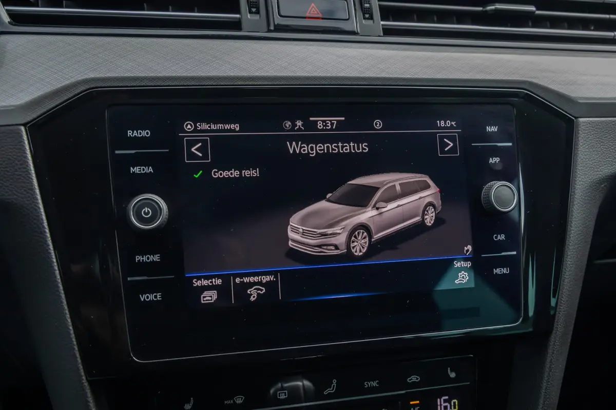 1.4 TSI PHEV GTE Business | ACC | Stoelverwarming | Camera | LED Matrix | 17'' | | Achteruitrijcamera | Cruise control adaptief | Elektrisch bedienbare achterklep met sensorsturing